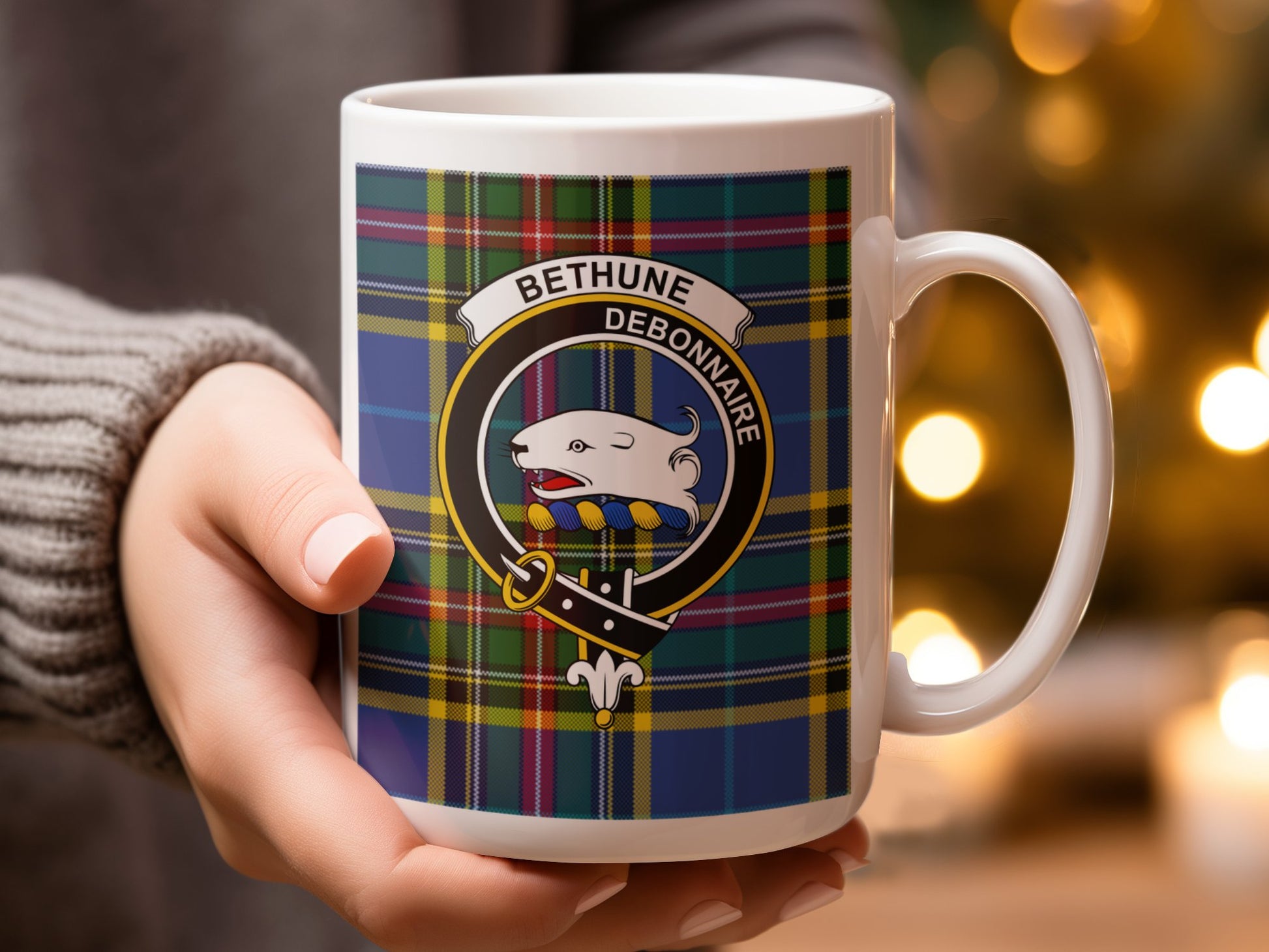 Bethune Debonnaire Emblem and Tartan Pattern Mug - Living Stone Gifts