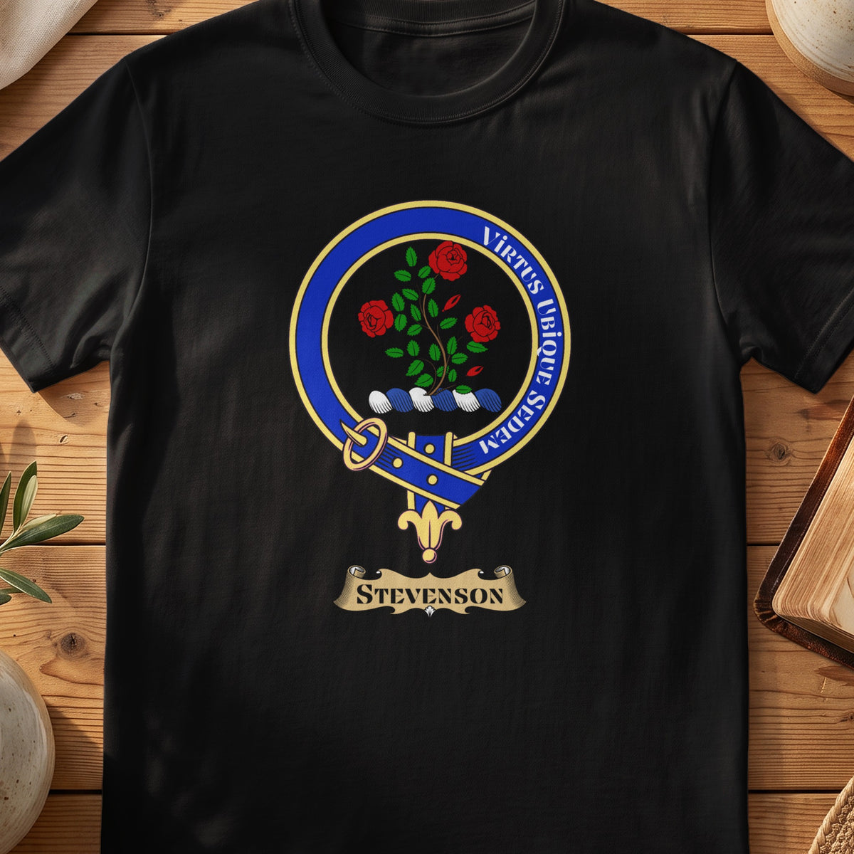 Stevenson Scottish clan crest T-shirt in Black