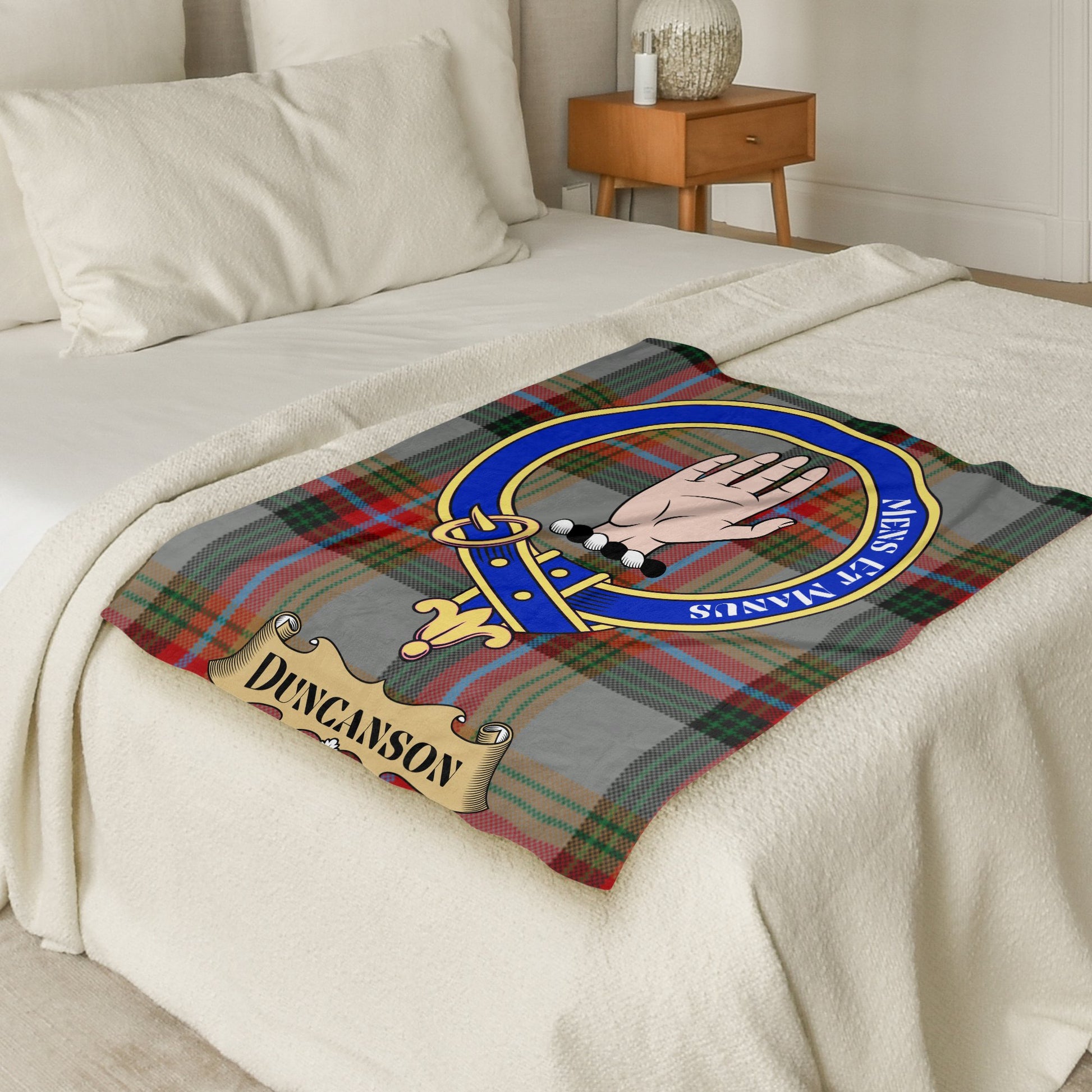 Scottish Clan Duncanson Crest Tartan Blanket - Living Stone Gifts