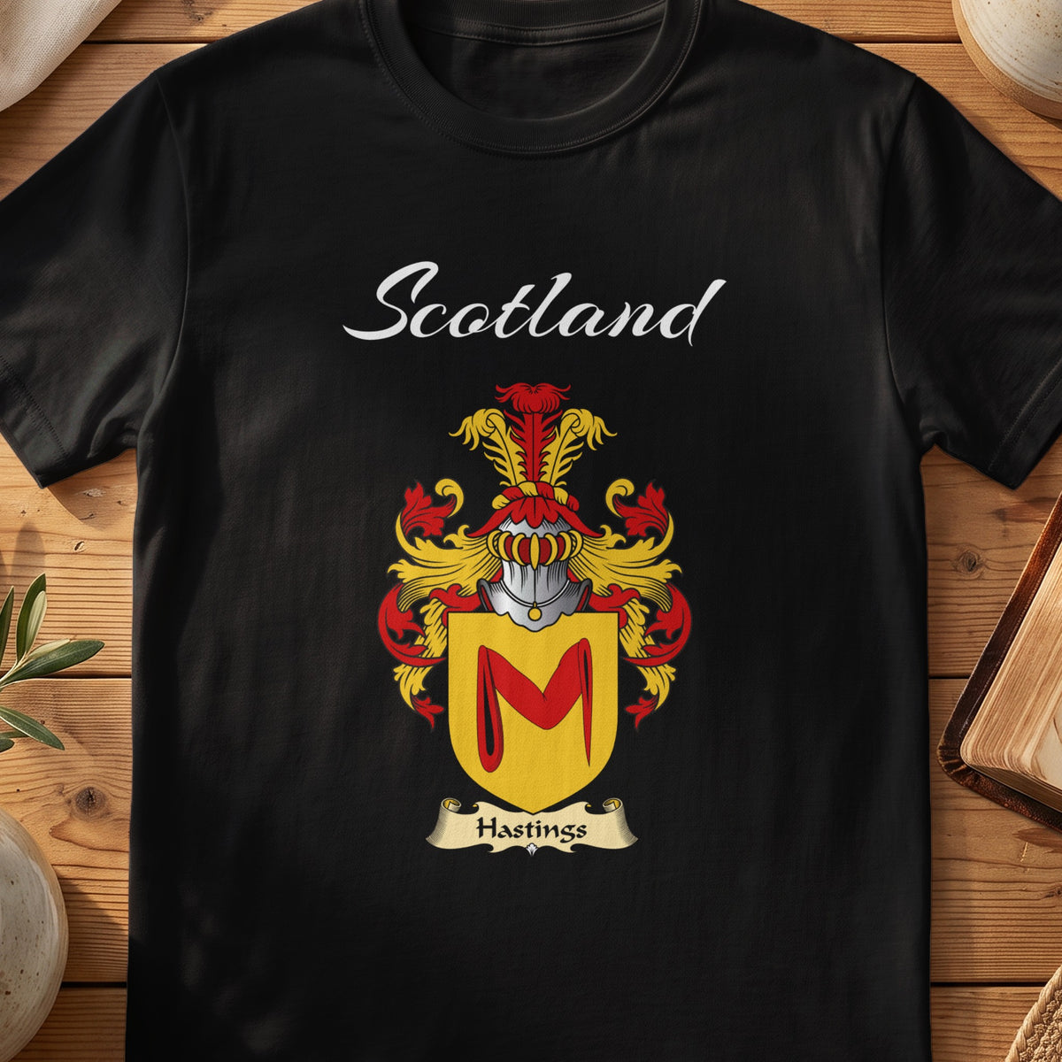 Hastings Scottish family shield T-shirt in Black