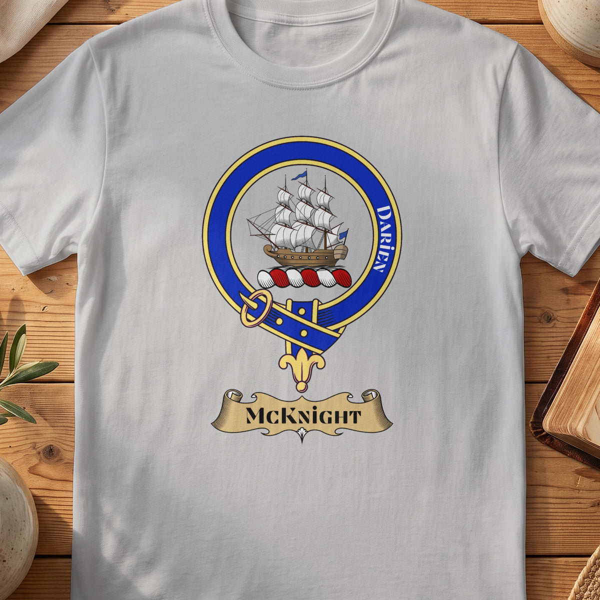 McKnight Scottish clan crest T-shirt in Sport Grey