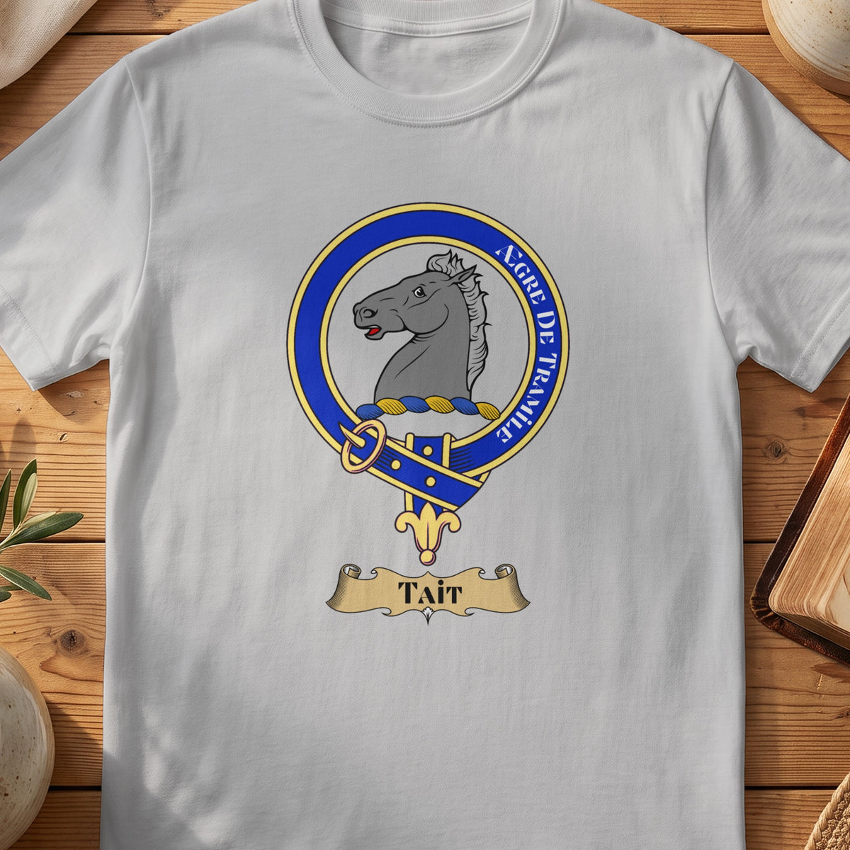 Tait Scottish clan crest T-shirt in Sport Grey