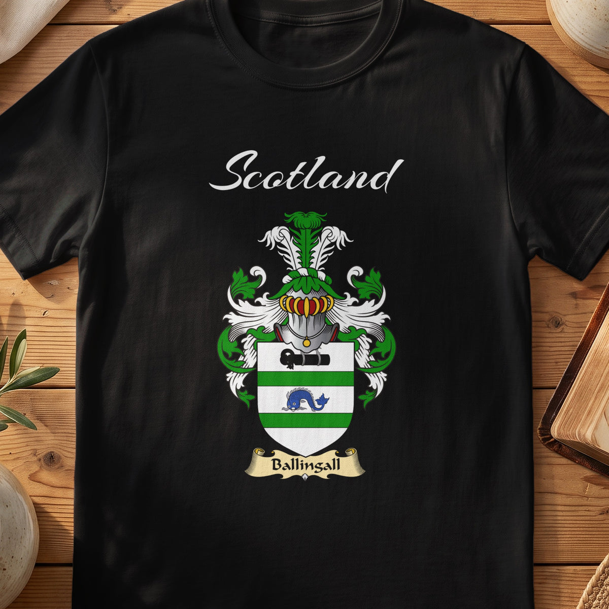 Ballingall Scottish family shield T-shirt in Black