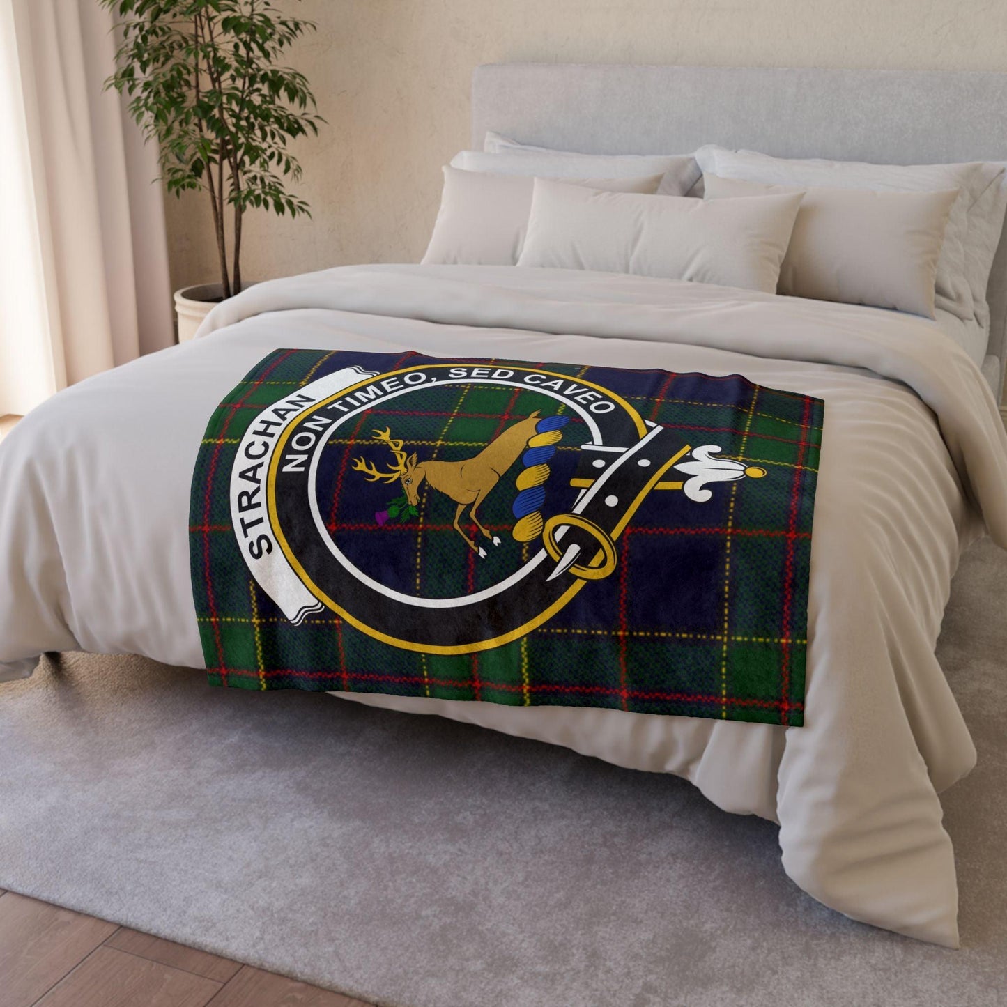 Strachan Clan Tartan Blanket – Scottish Crest Throw