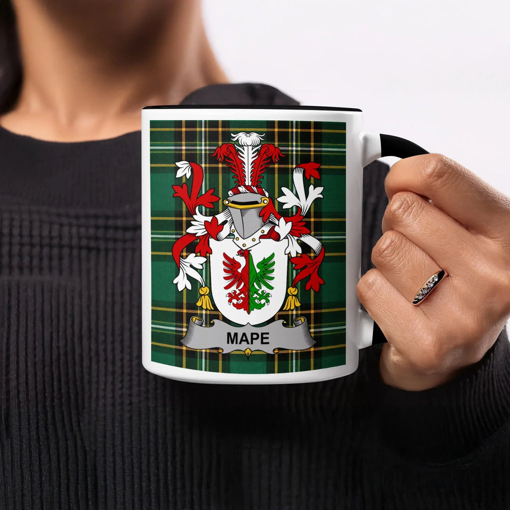 Mug with a green tartan pattern and the MAPE coat of arms.