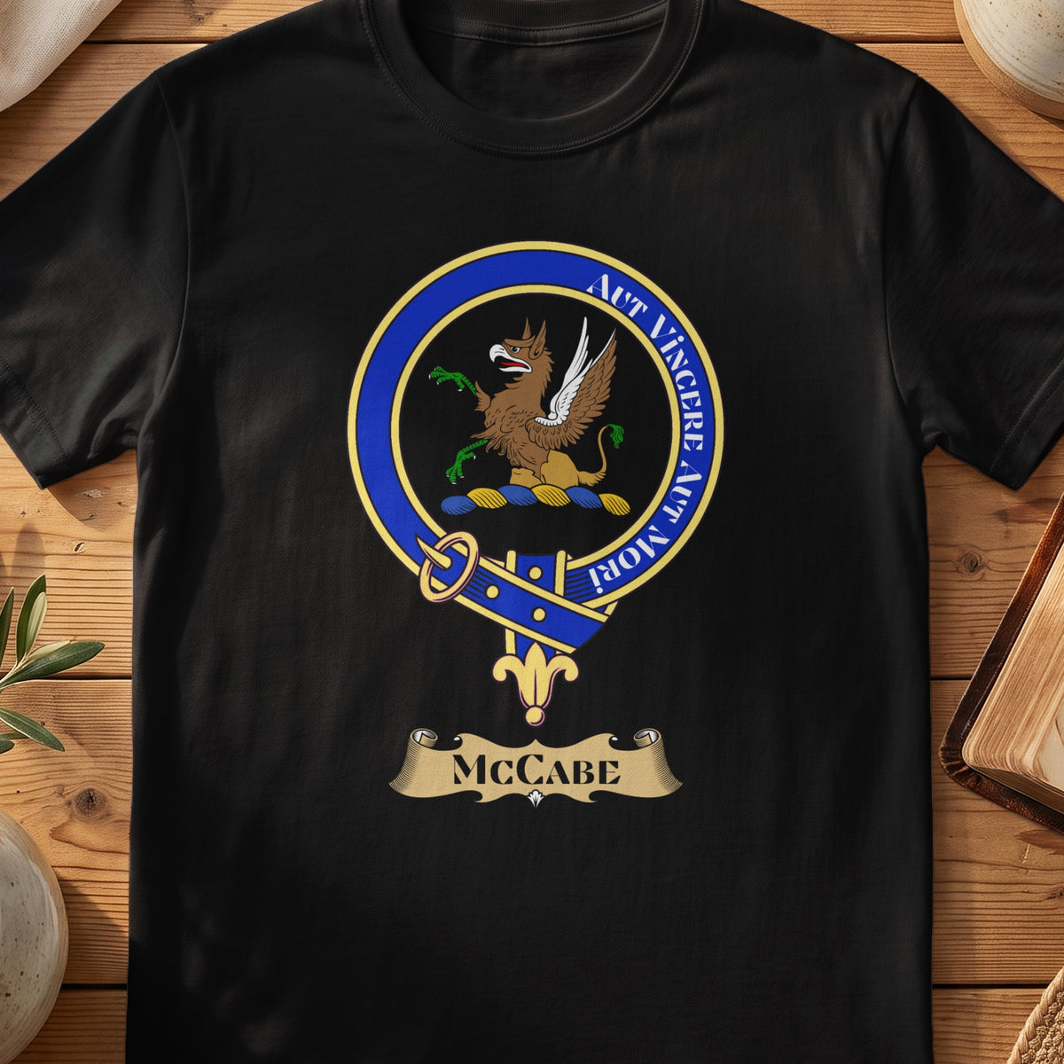 McCabe Scottish clan crest T-shirt in Black