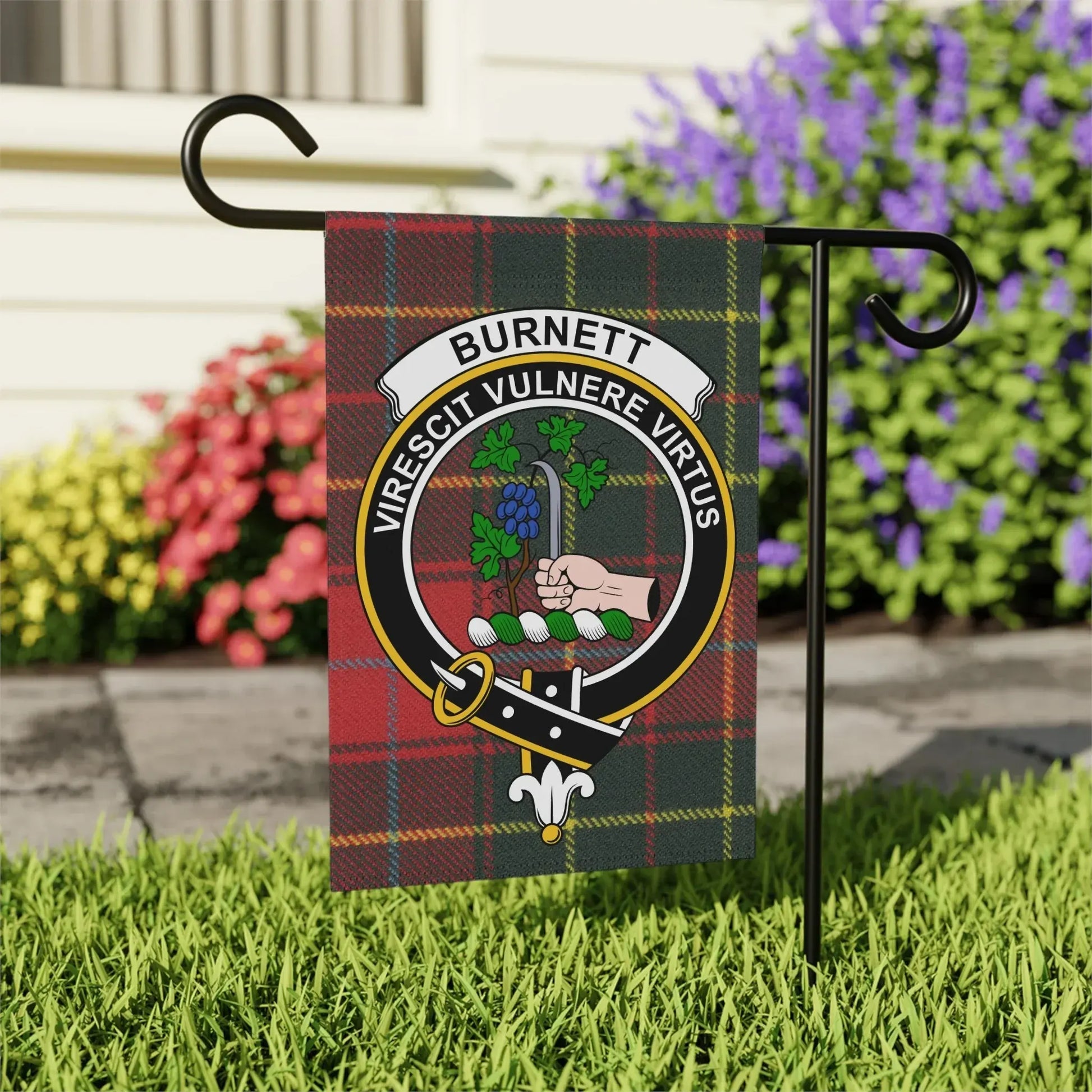 Burnett Virescit Vulnere Virtus Design Garden Flag product type