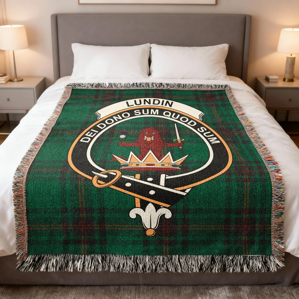 Lundin Clan Crest Blanket with Latin Motto Design