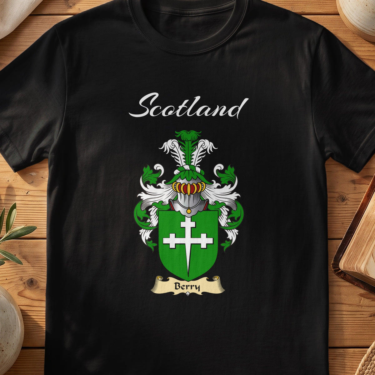 Berry Scottish family shield T-shirt in Black