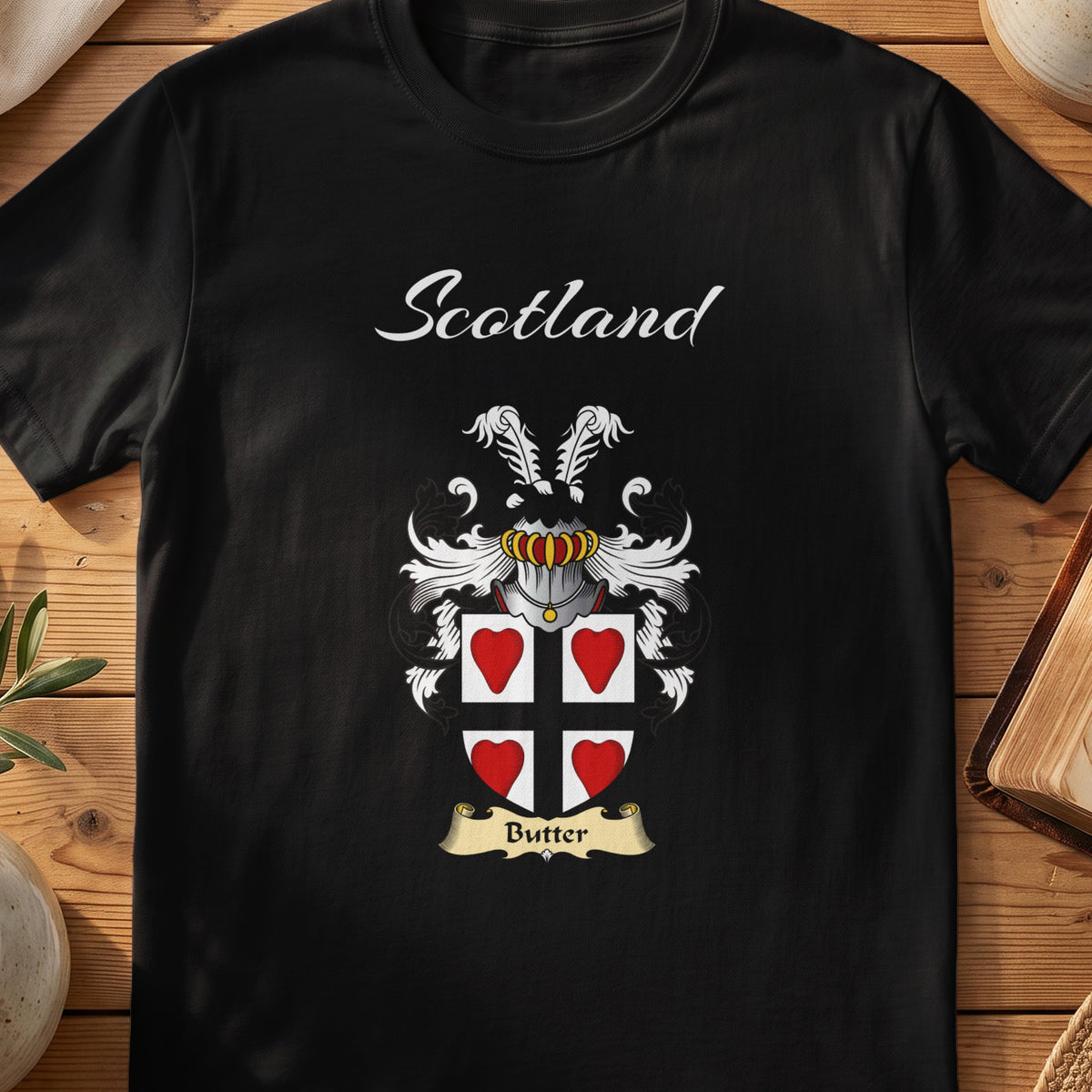 Butter Scottish family shield T-shirt in Black