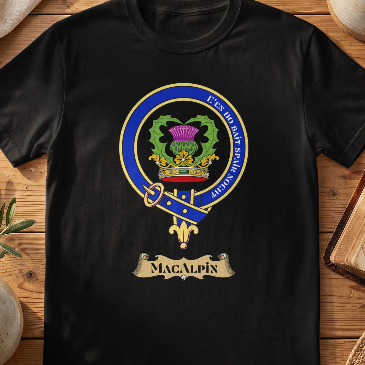MacAlpin Scottish clan crest T-shirt in black