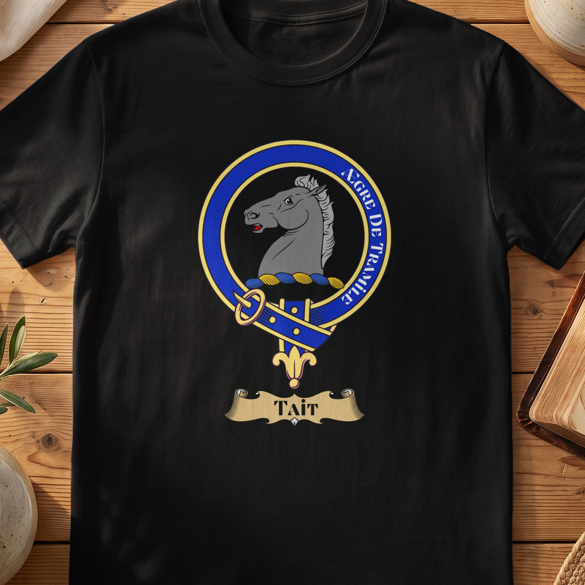 Tait Scottish clan crest T-shirt in Black