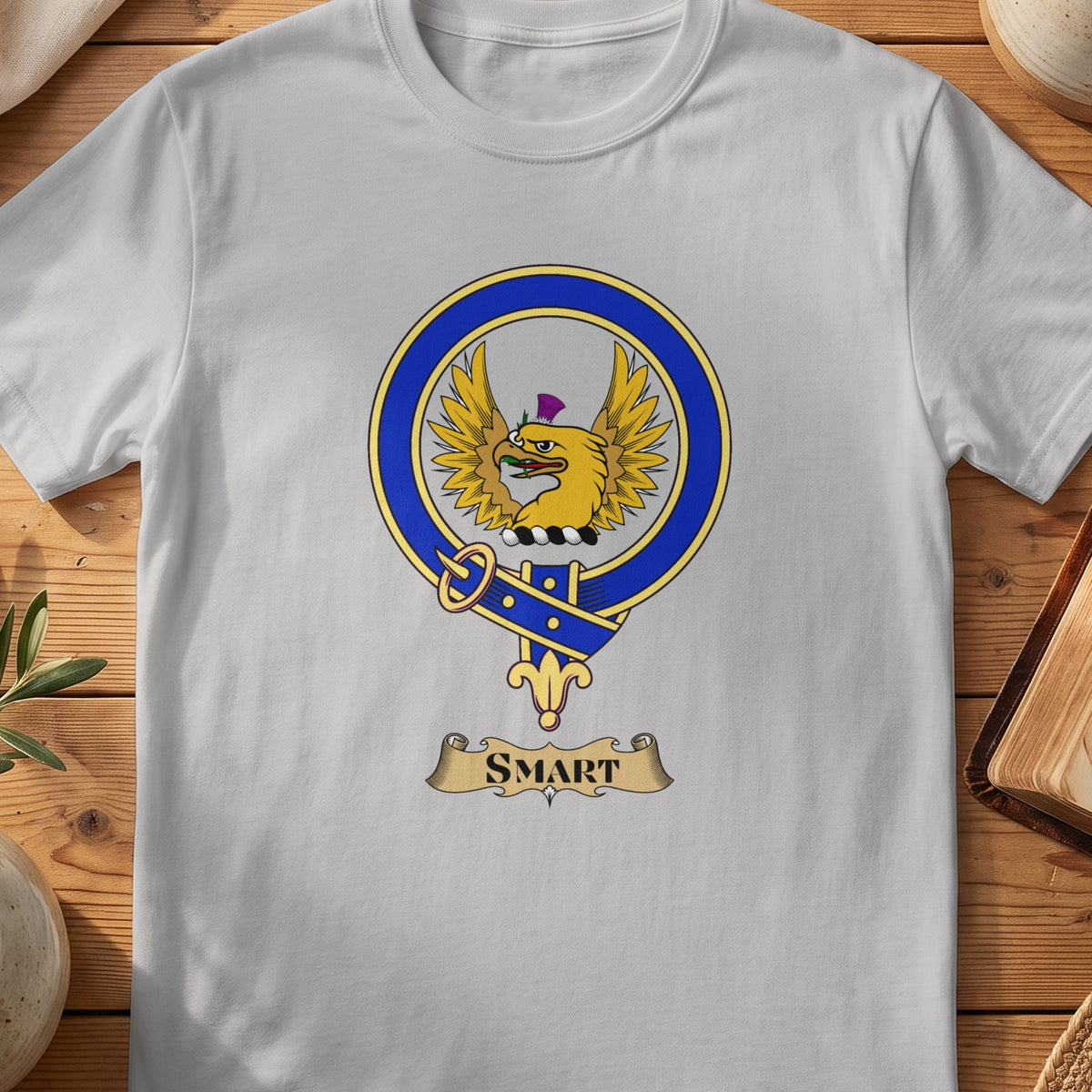 Smart Scottish clan crest T-shirt in Sport Grey