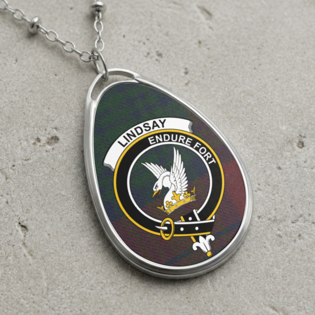 Lindsay clan Scottish tartan necklace with clan crest and Endure Fort motto on tartan background
