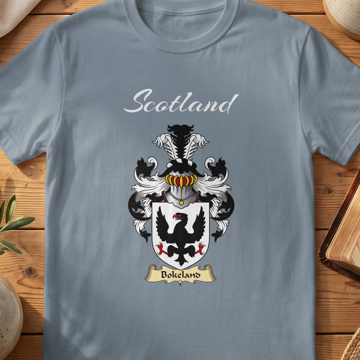 Bokeland Scottish family shield T-shirt in Stone Blue