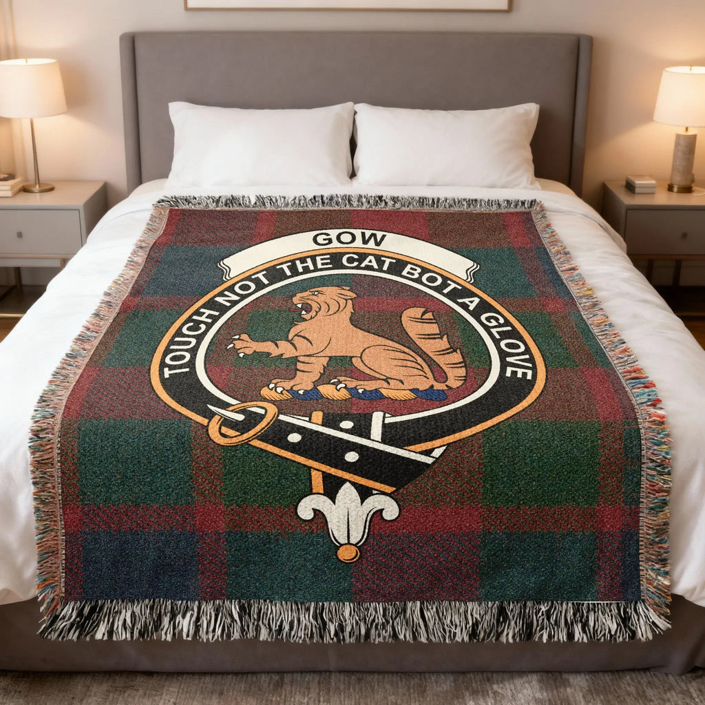 Touch Not The Cat Bot A Glove Clan Crest Blanket