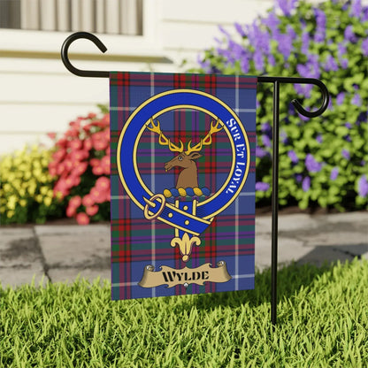 Sir Eion Wylde Clan Crest Tartan Garden Banner product
