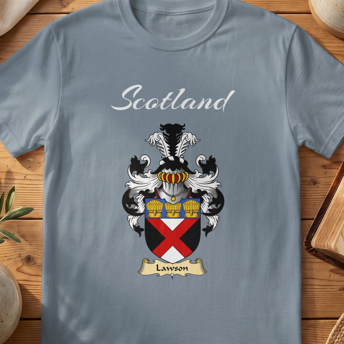 Lawson Scottish family shield T-shirt in Stone Blue