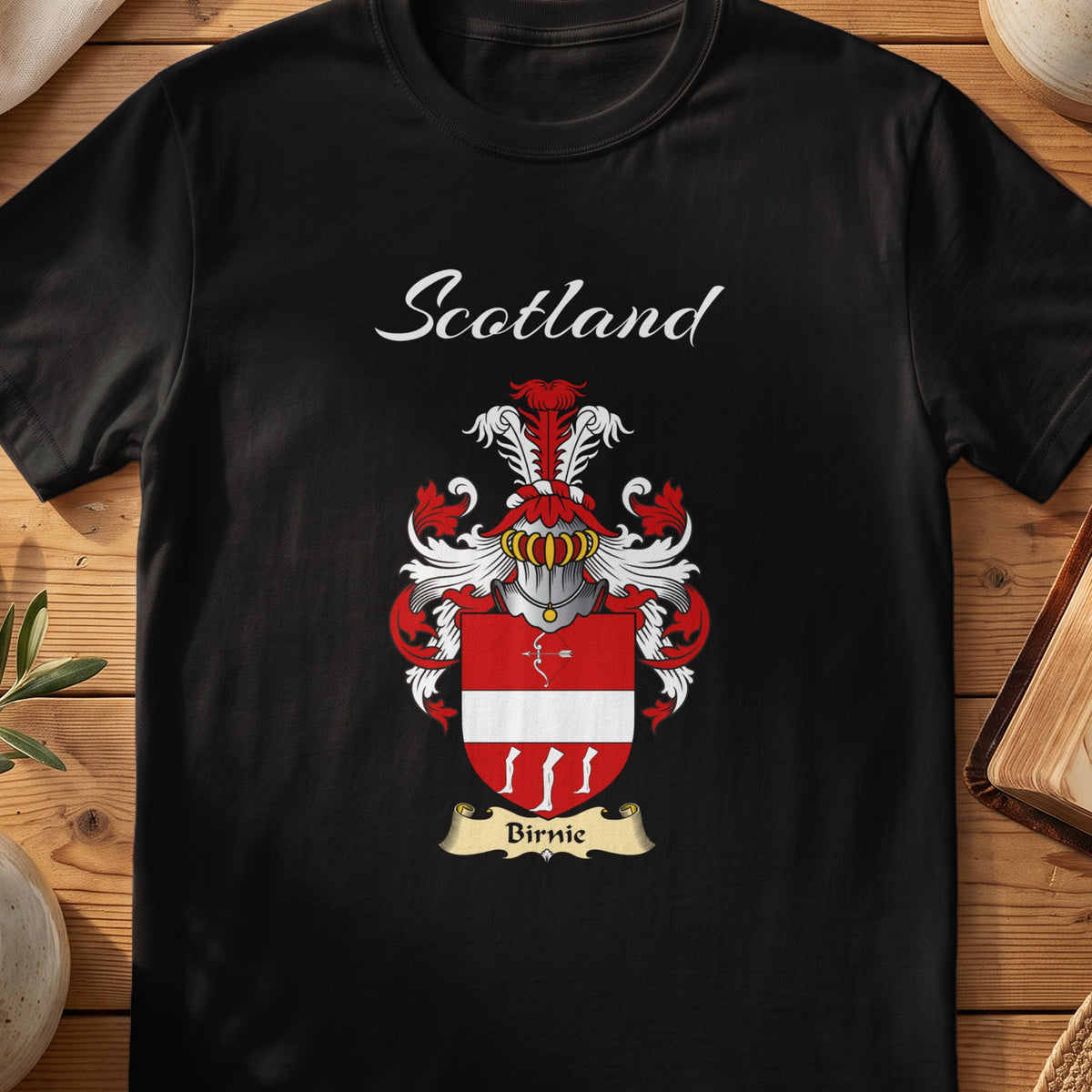 Birnie Scottish family shield T-shirt in Black