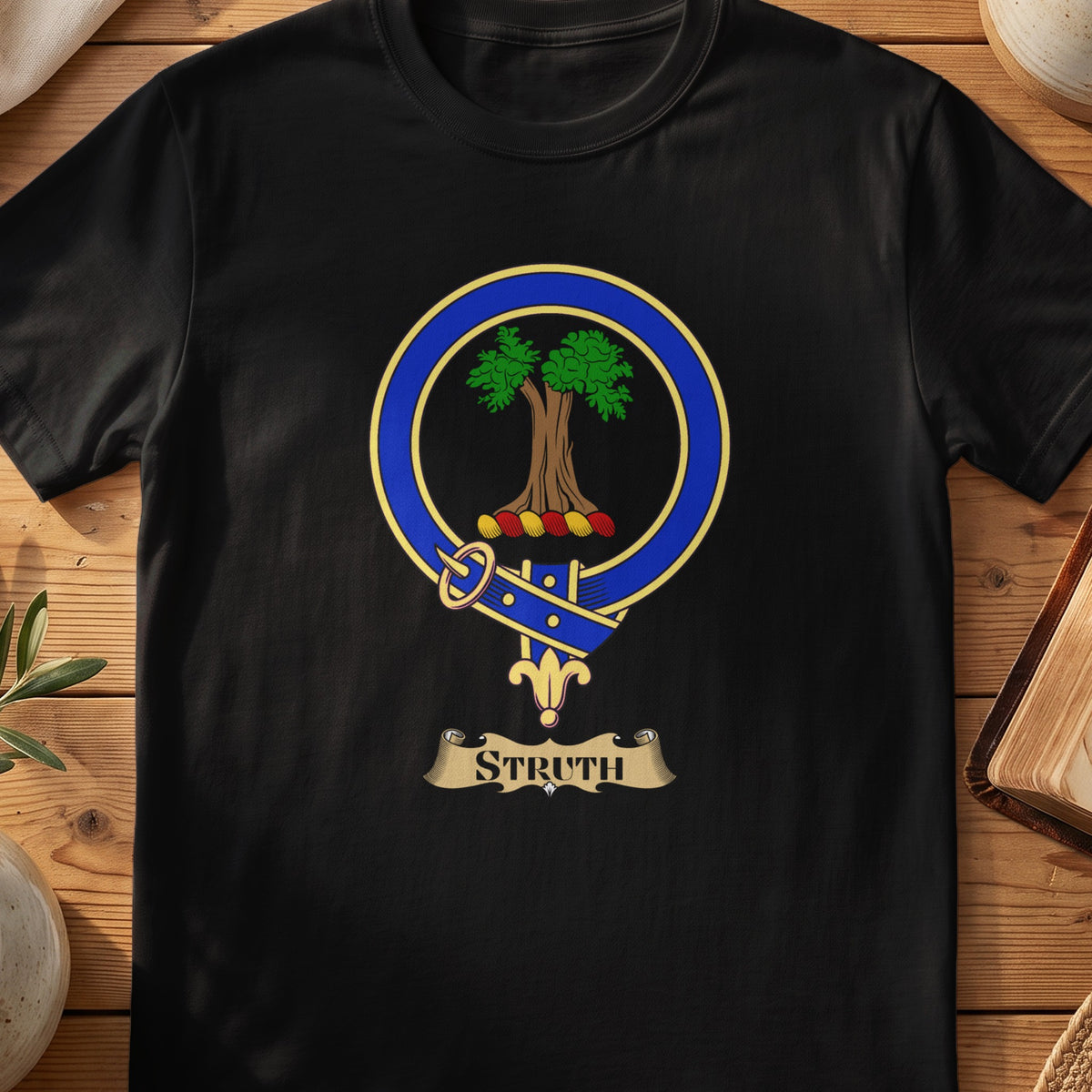 Struth Scottish clan crest T-shirt in Black