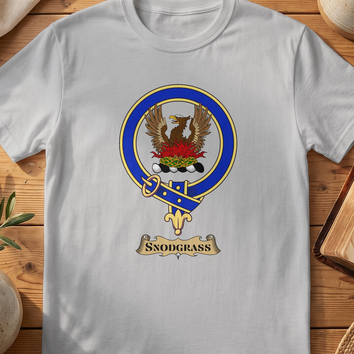 Snodgrass Scottish clan crest T-shirt in Sport Grey