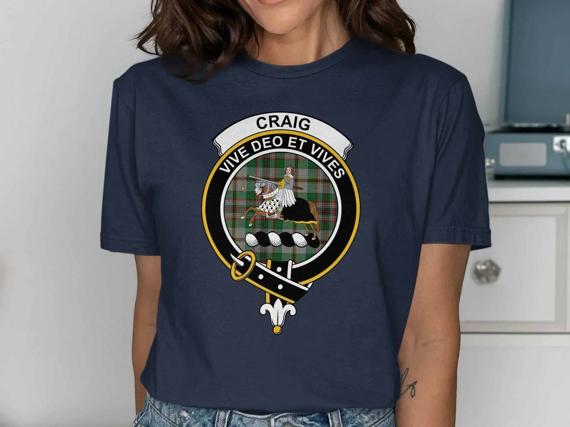 Craig Vive Deo Et Vives Crest Emblem T-shirt product type