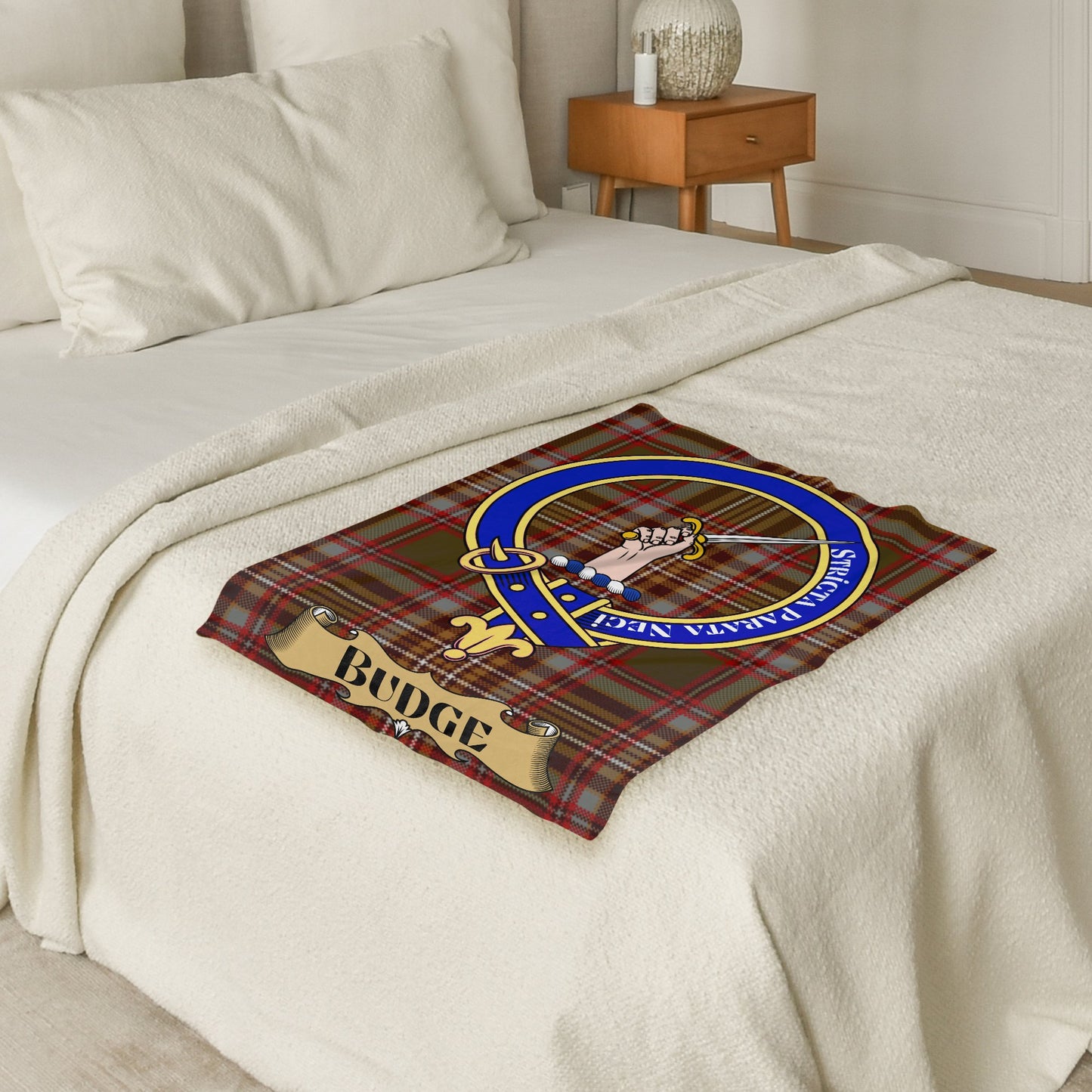 Scottish Clan Budge Crest Tartan Throw Blanket - Living Stone Gifts