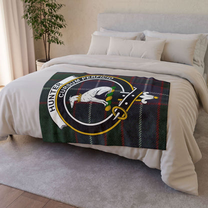 Hunter Clan Tartan Blanket – Scottish Crest Throw, Soft & Cozy - Celtic Ancestry Gifts