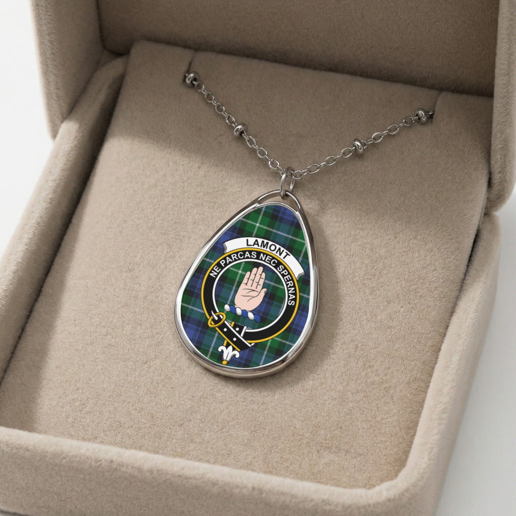 Lamont clan tartan necklace showing clan crest and motto detail