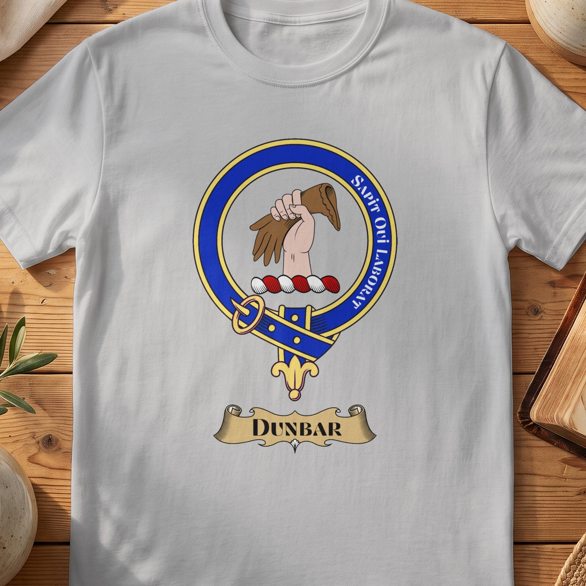 Dunbar Scottish clan crest T-shirt in Sport Grey