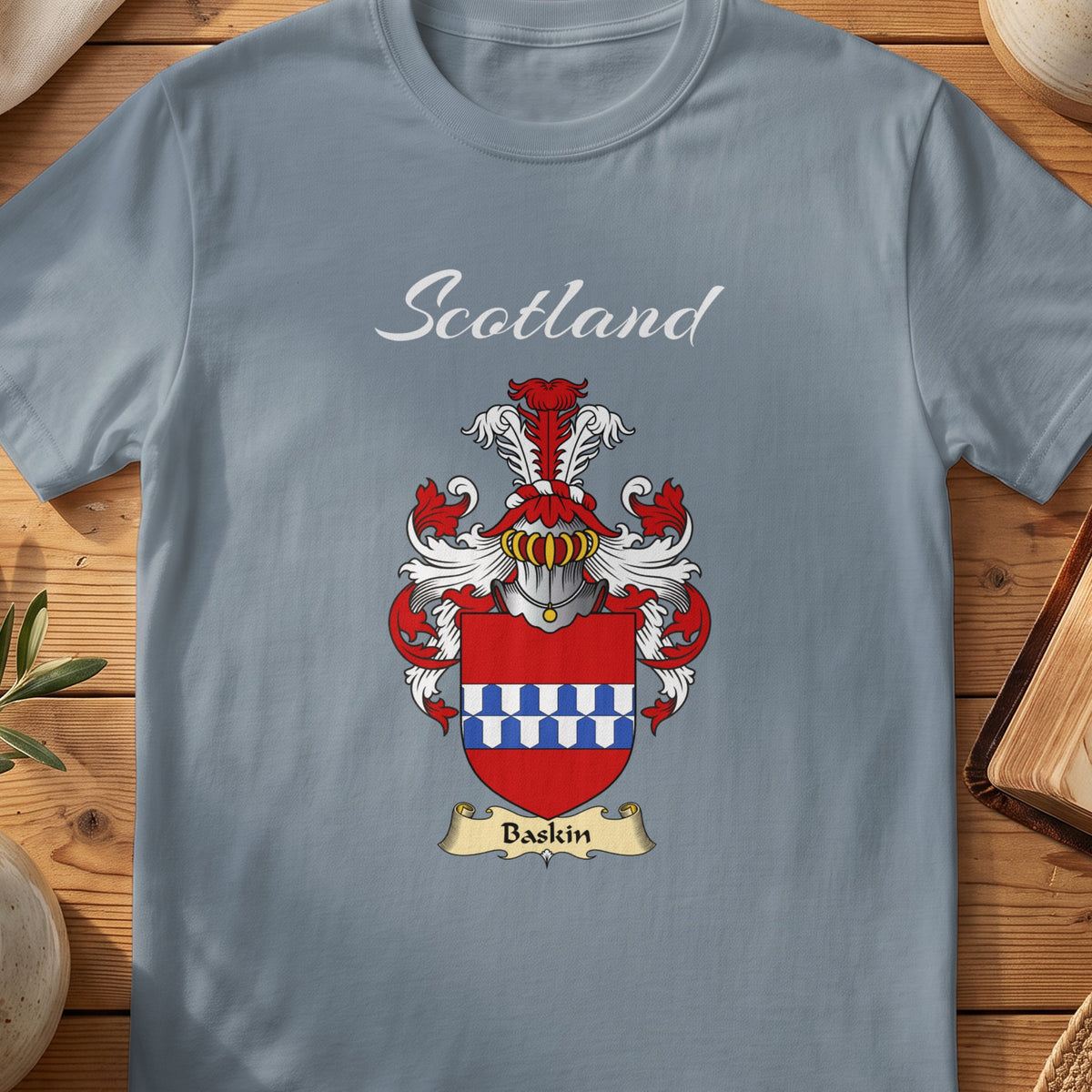 Baskin Scottish family shield T-shirt in Stone Blue