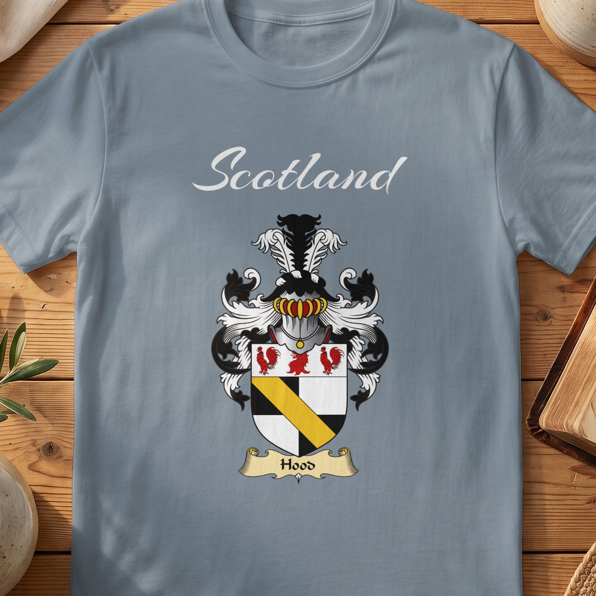 Hood Scottish family shield T-shirt in Stone Blue