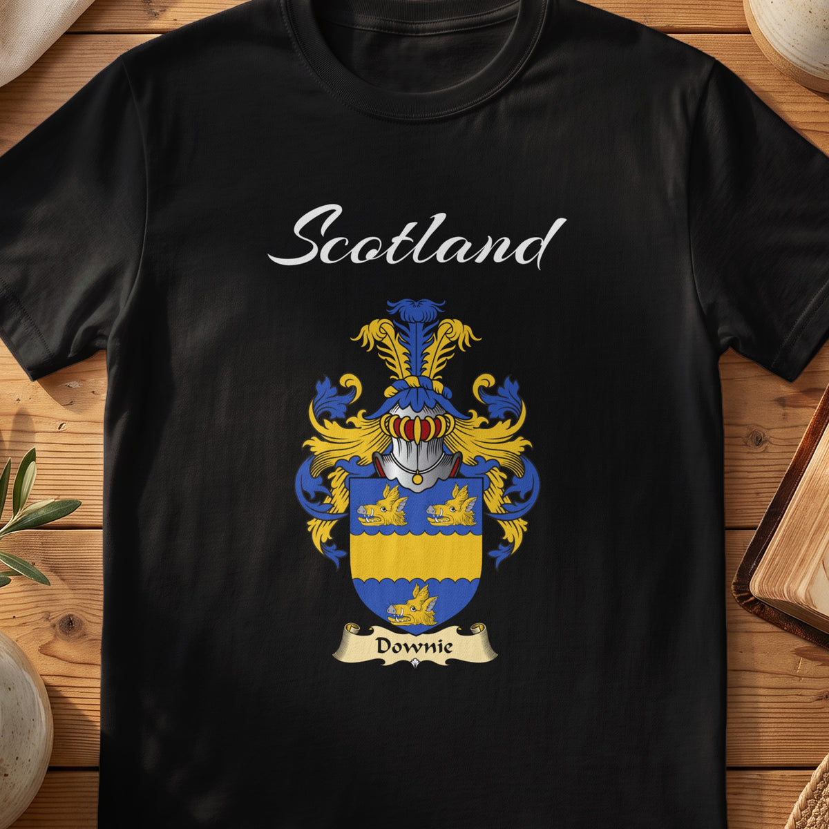 Downie Scottish family shield T-shirt in Black