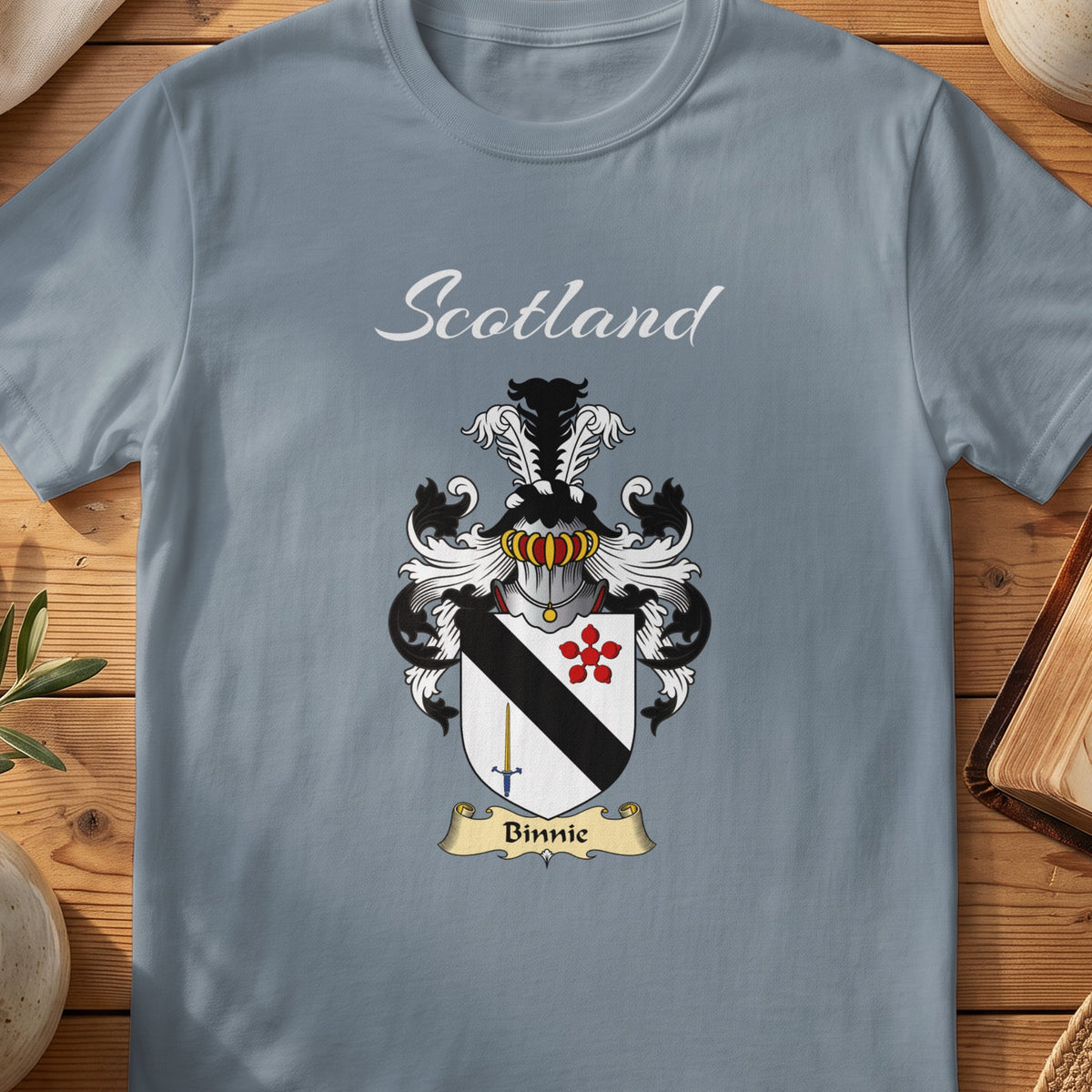 Binnie Scottish family shield T-shirt in Stone Blue