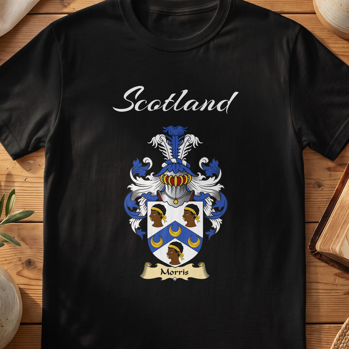 Morris Scottish family shield T-shirt in Black