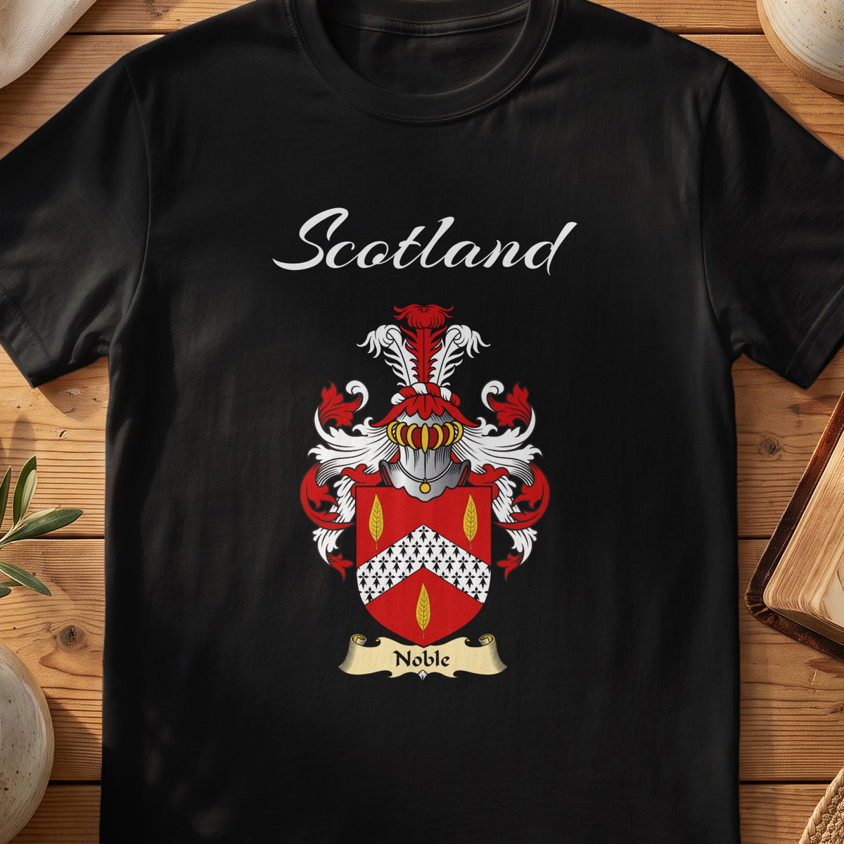 Noble Scottish family shield T-shirt in Black