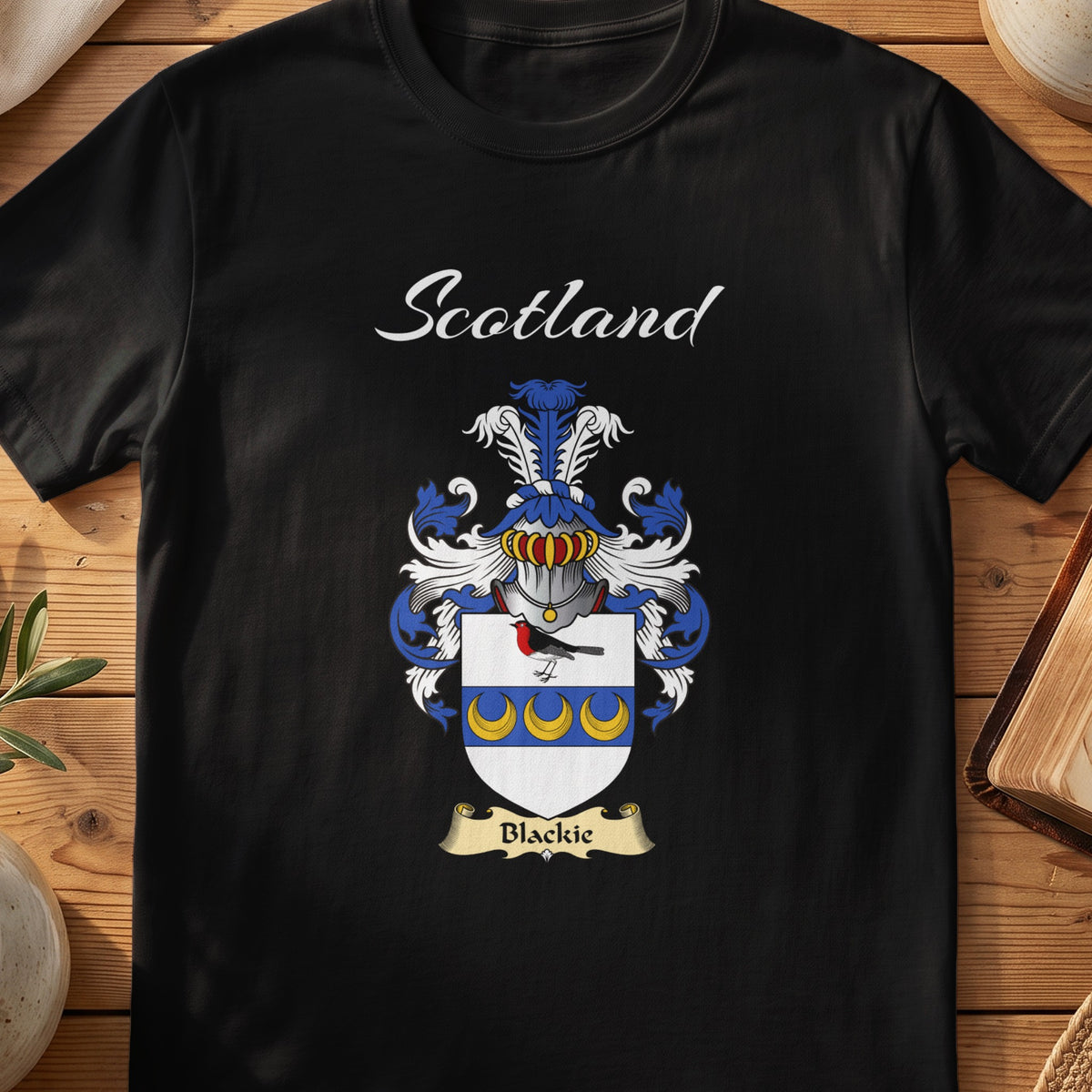 Blackie Scottish family shield T-shirt in Black
