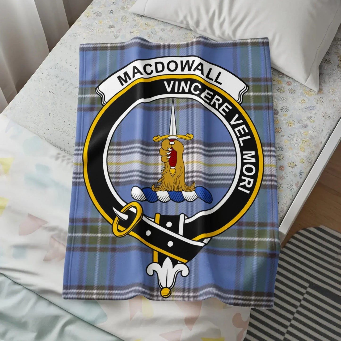 Macdowall Vincere Vel Mori Design Print Blanket product