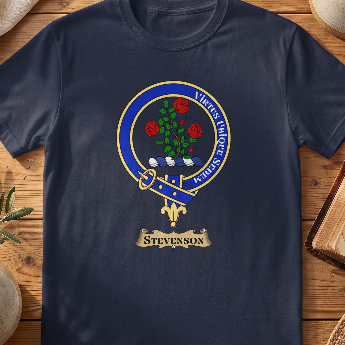 Stevenson Scottish clan crest T-shirt in Navy