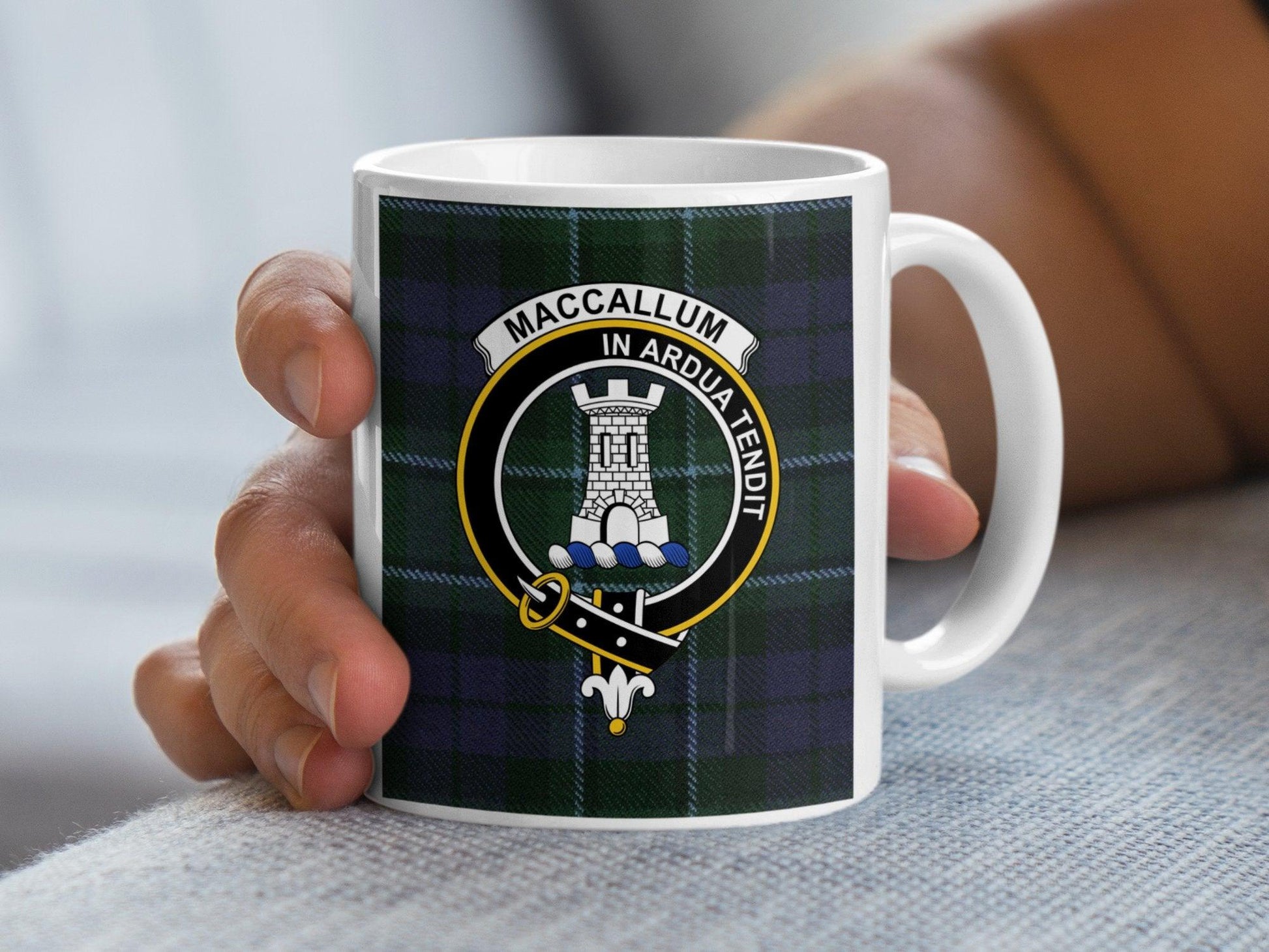 Maccallum Clan Crest In Ardua Tendit Tartan Mug - Living Stone Gifts