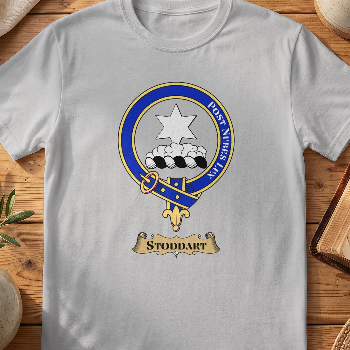 Stoddart Scottish clan crest T-shirt in Sport Grey
