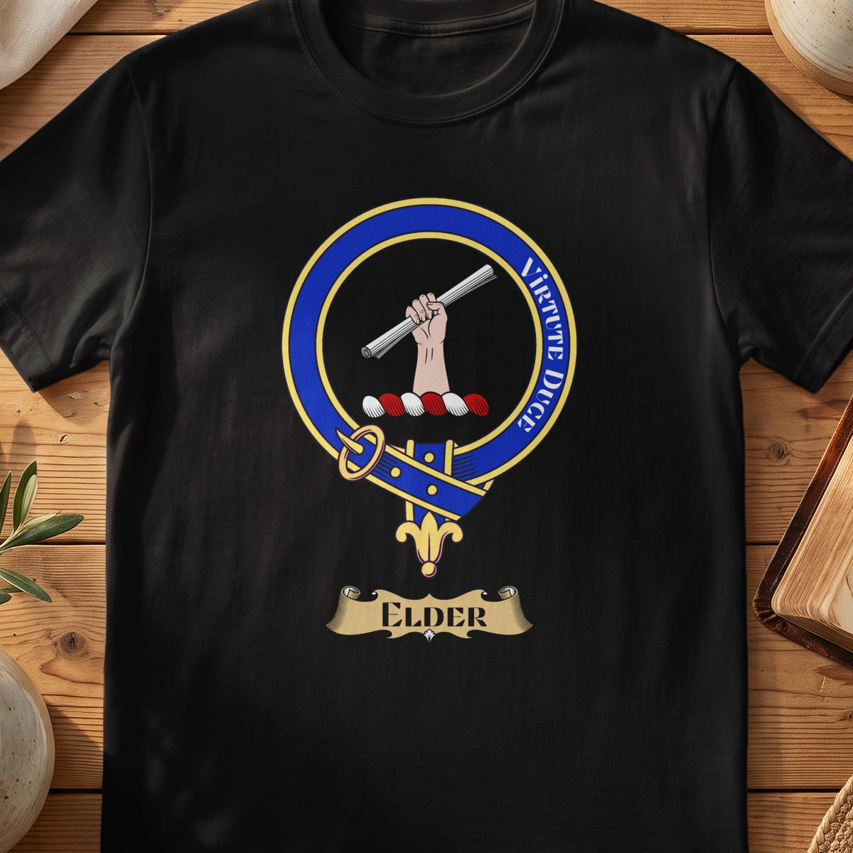Elder Scottish clan crest T-shirt in black