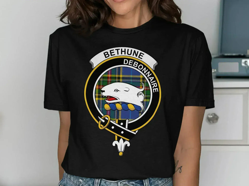 Bethune Debonnaire clan crest t-shirt — forest green, front view
