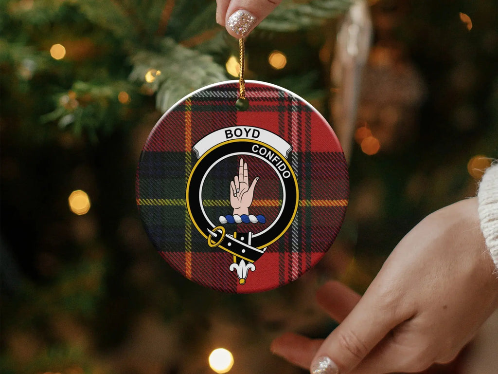 Boyd clan tartan ceramic ornament close-up — heraldic crest and Confido on glossy finish