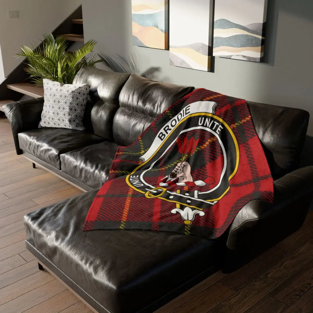 Clan Brodie unite crest tartan throw blanket — 100% polyester, sofa display