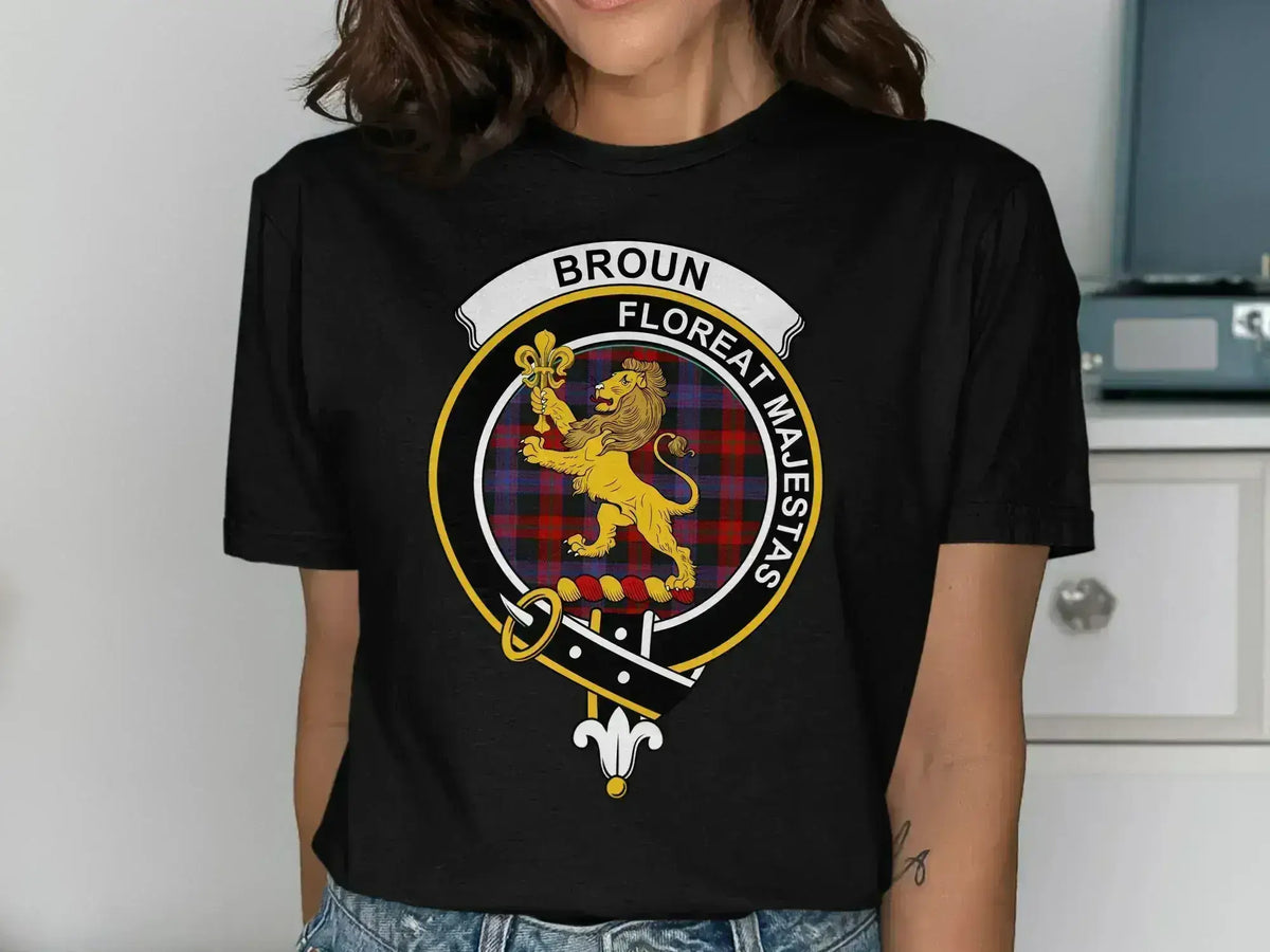 Broun lion crest T-shirt with Floreat Majestas motto