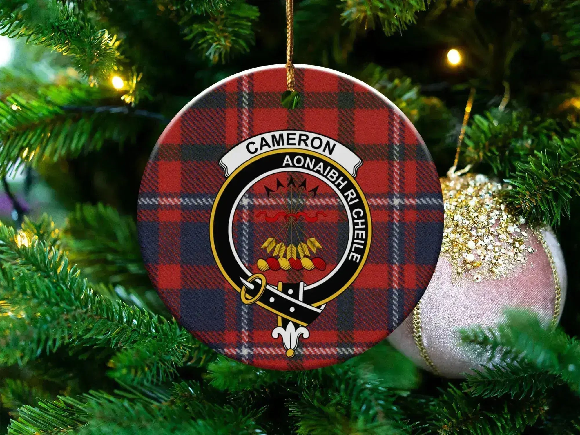 Cameron clan tartan ceramic ornament — 3-inch round glossy disc with red clan crest and Aonaibh Ri Chéile