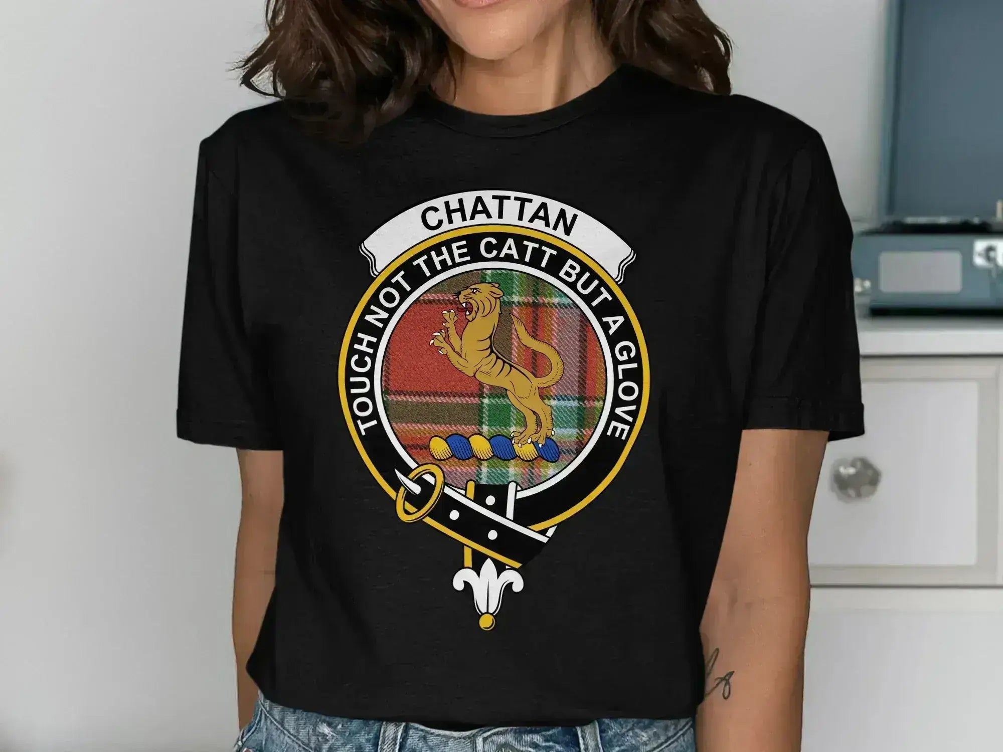 Chattan Clan Emblem Black Graphic Tee product