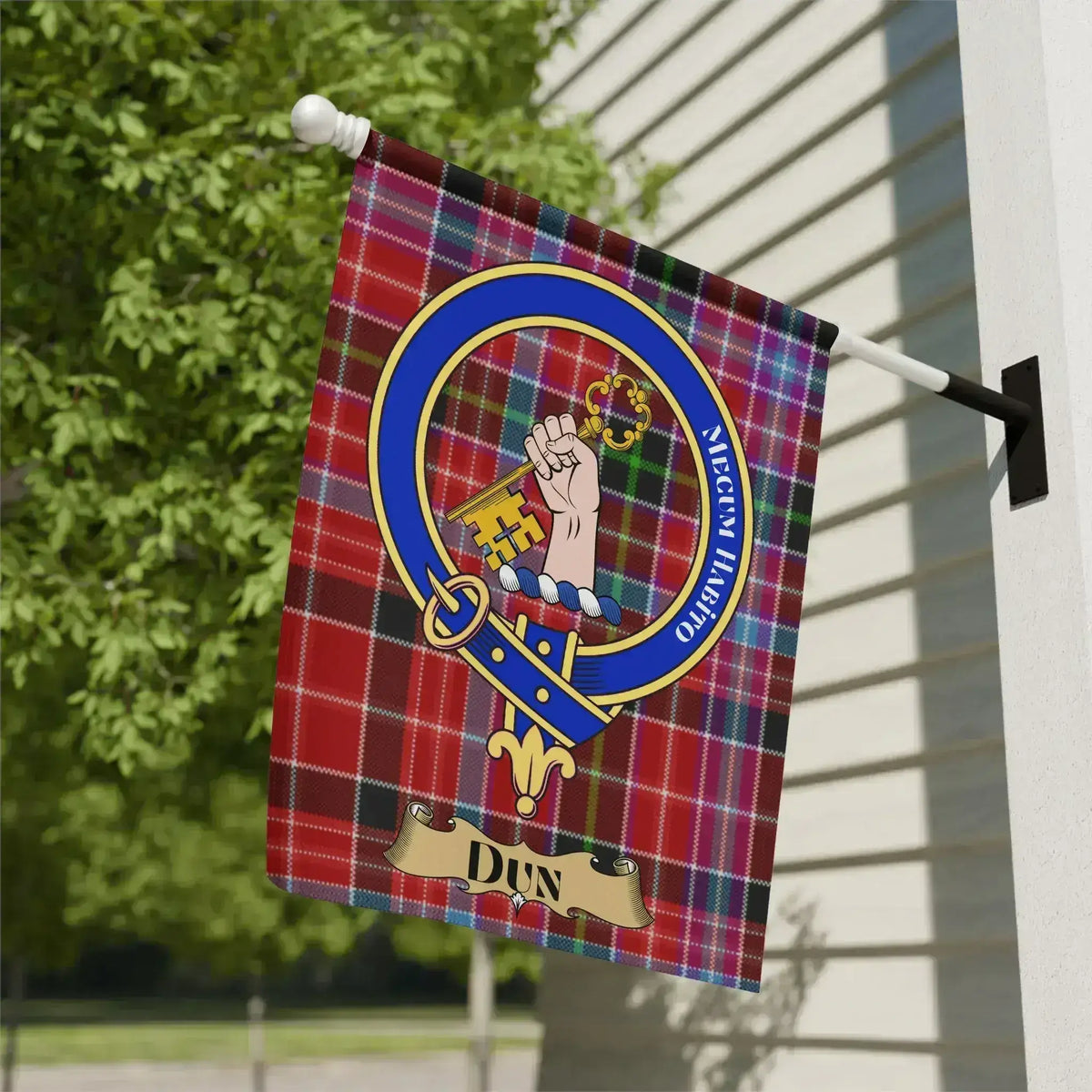 Dun Clan Crest Banner Flag