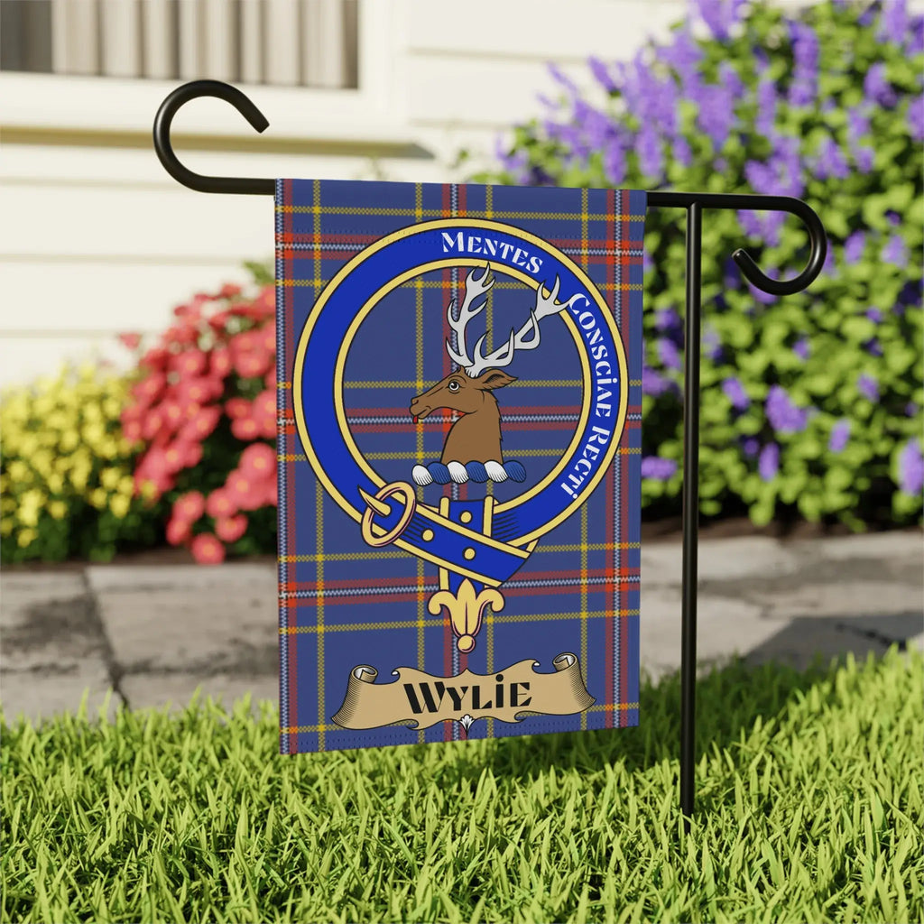 Mentes Conscius Recti Wylie Plaid Pattern Garden Flag